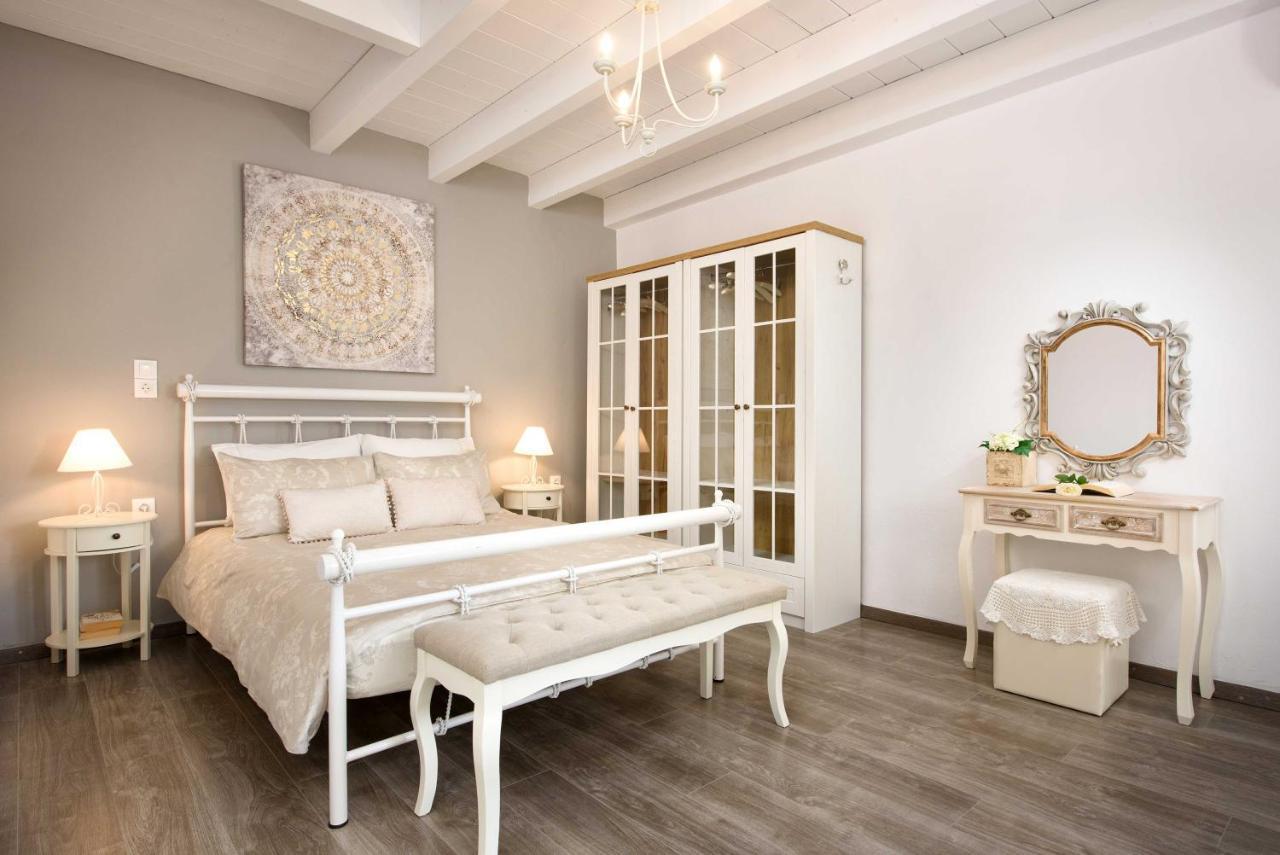 Vintage Village House Гастури Экстерьер фото